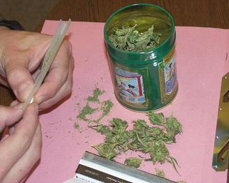 marihuana_ilustracni_denik_clanek_solo.jpg